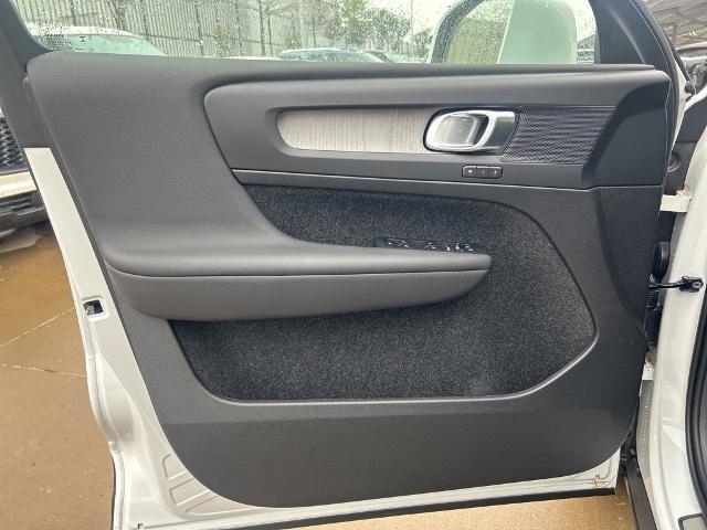 2025 Volvo XC40 Vehicle Photo in Grapevine, TX 76051
