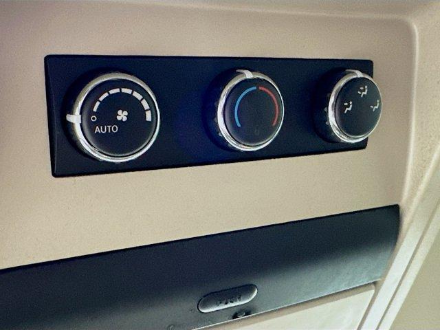 2012 Chrysler Town & Country Vehicle Photo in Doylsetown, PA 18901