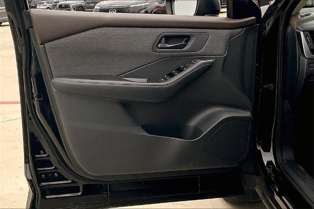 2021 Nissan Rogue Vehicle Photo in Grapevine, TX 76051