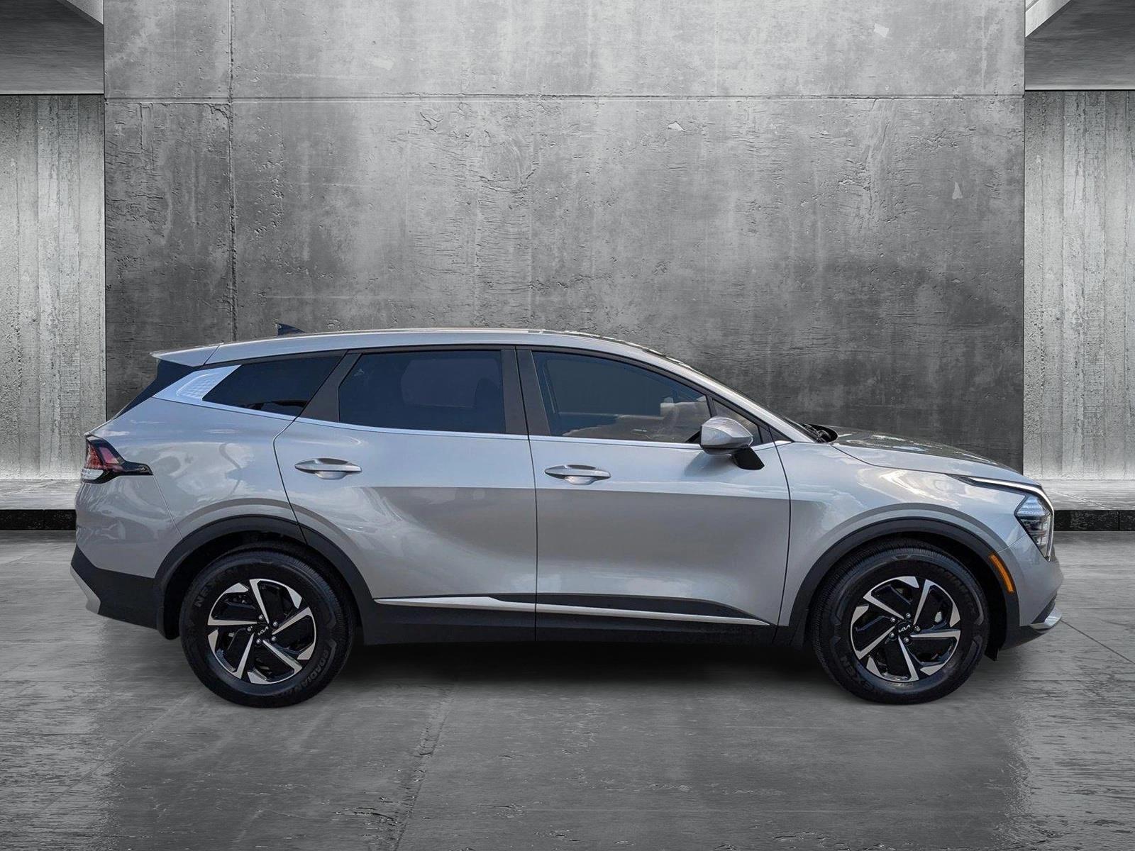 2025 Kia Sportage Hybrid Vehicle Photo in Miami, FL 33169