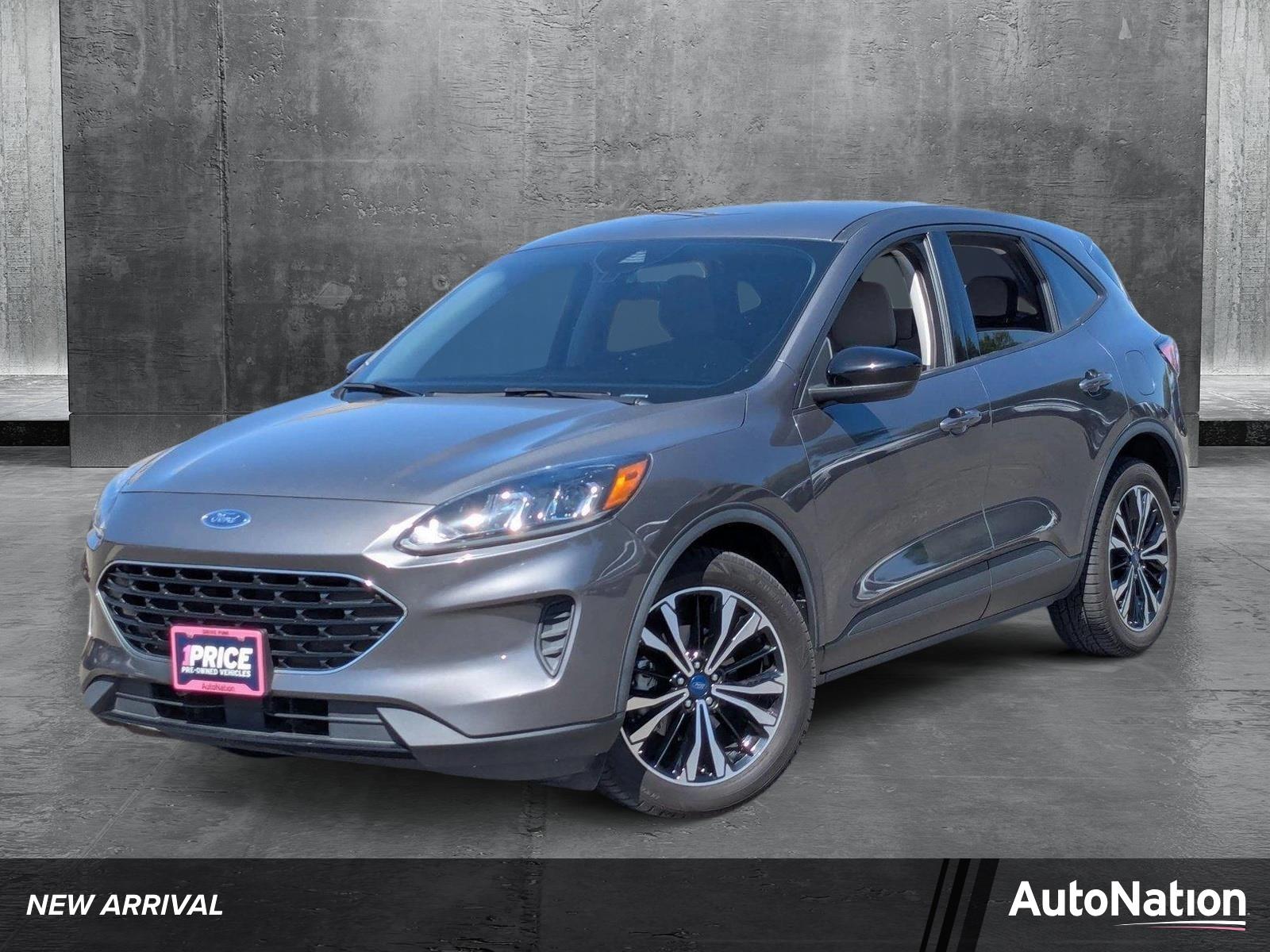 2022 Ford Escape Vehicle Photo in Valencia, CA 91355