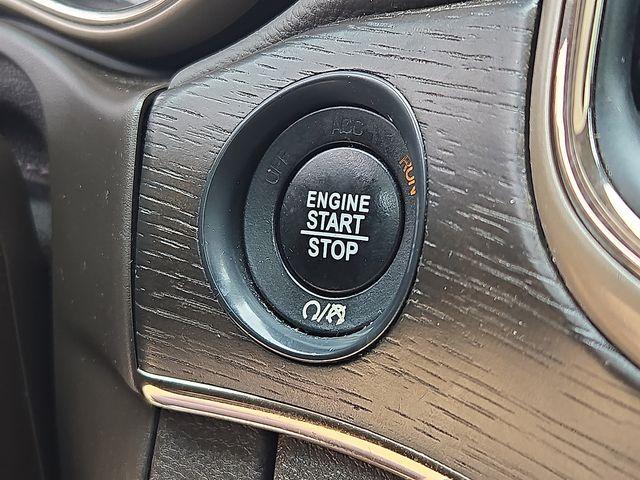 2017 Jeep Grand Cherokee Vehicle Photo in WATERTOWN, CT 06795-3318