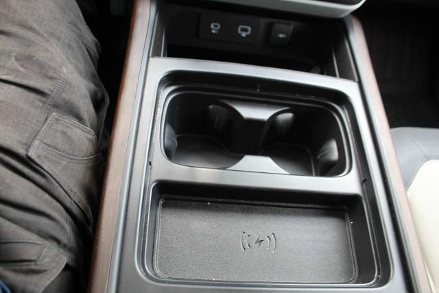2024 Defender Vehicle Photo in HOUSTON, TX 77090
