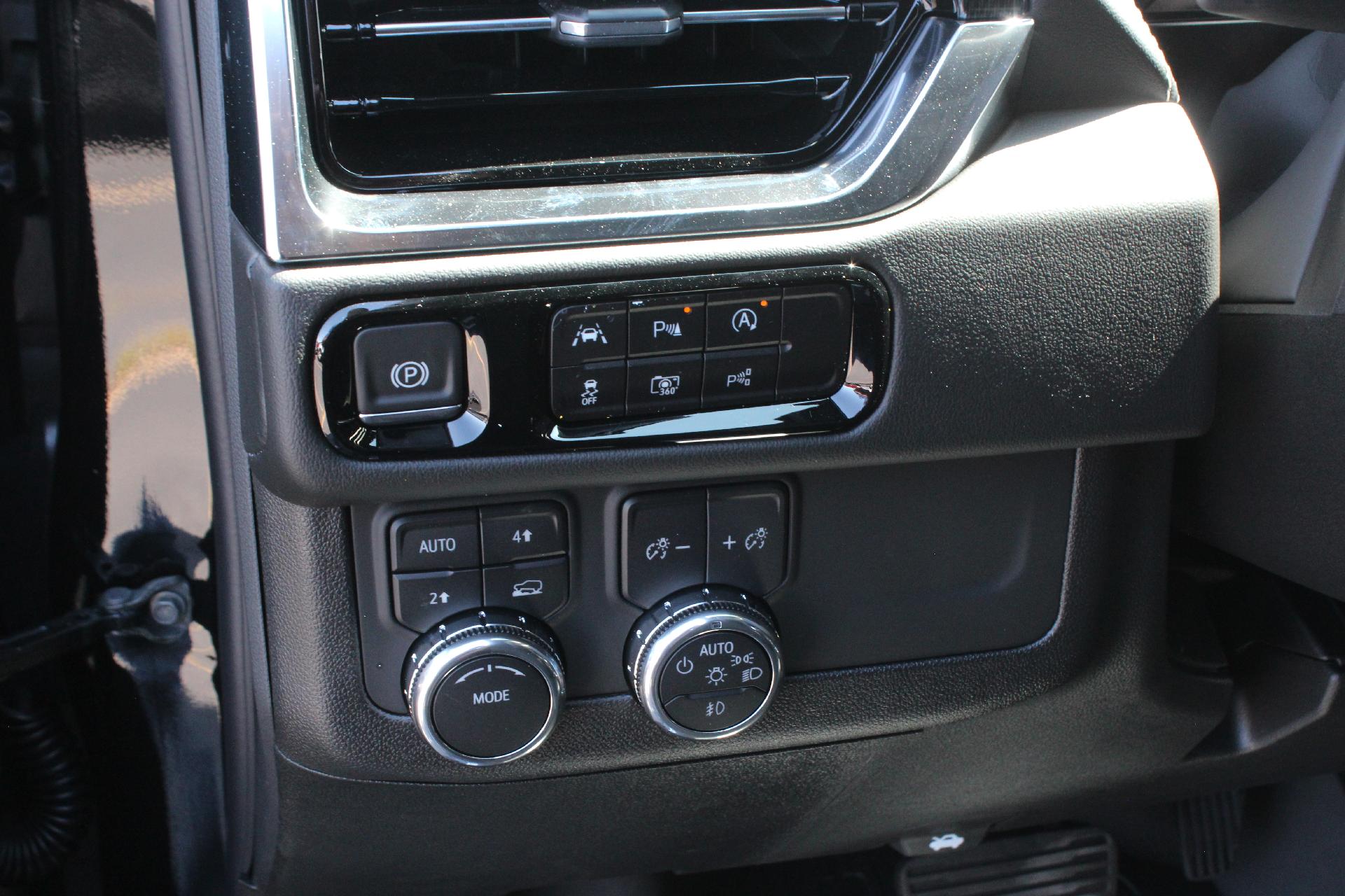 2025 GMC Yukon XL Vehicle Photo in AURORA, CO 80012-4011
