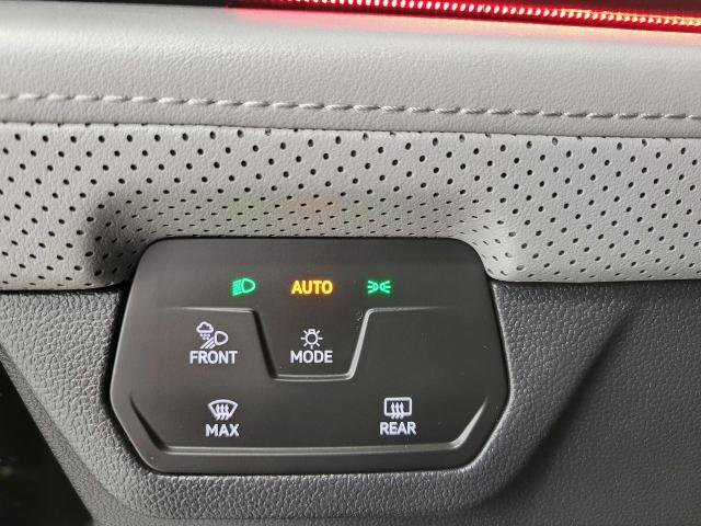 2024 Volkswagen Atlas Vehicle Photo in APPLETON, WI 54914-4656