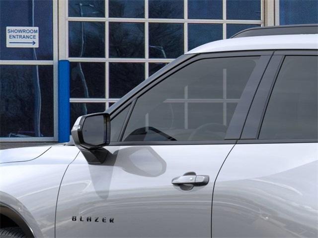 2025 Chevrolet Blazer Vehicle Photo in ENGLEWOOD, CO 80113-6708