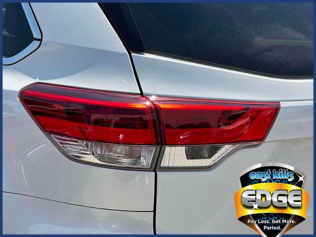 2019 Toyota Highlander Vehicle Photo in Roslyn, NY 11576