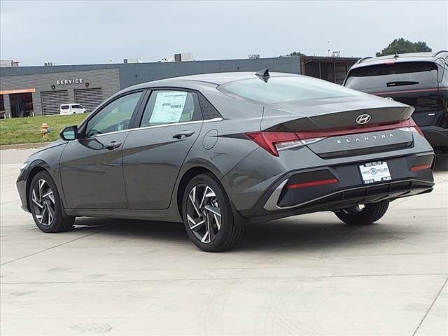 2024 Hyundai ELANTRA Vehicle Photo in Peoria, IL 61615