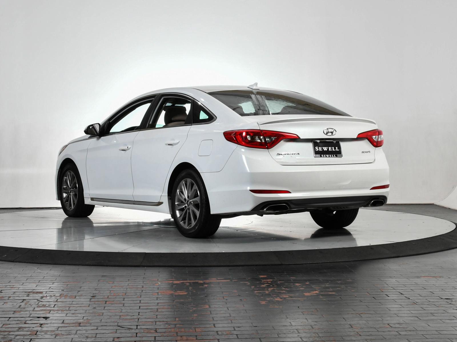 2016 Hyundai SONATA Vehicle Photo in DALLAS, TX 75235