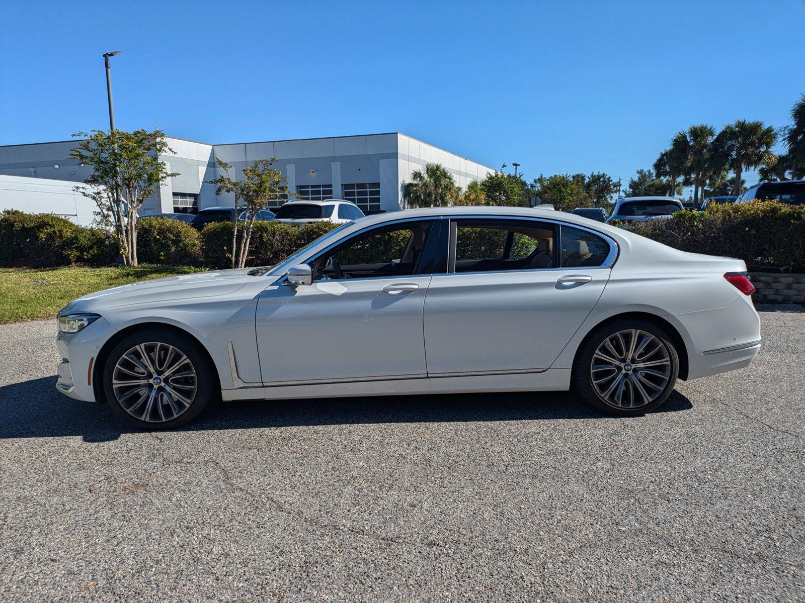 2022 BMW 750i xDrive Vehicle Photo in Sarasota, FL 34231