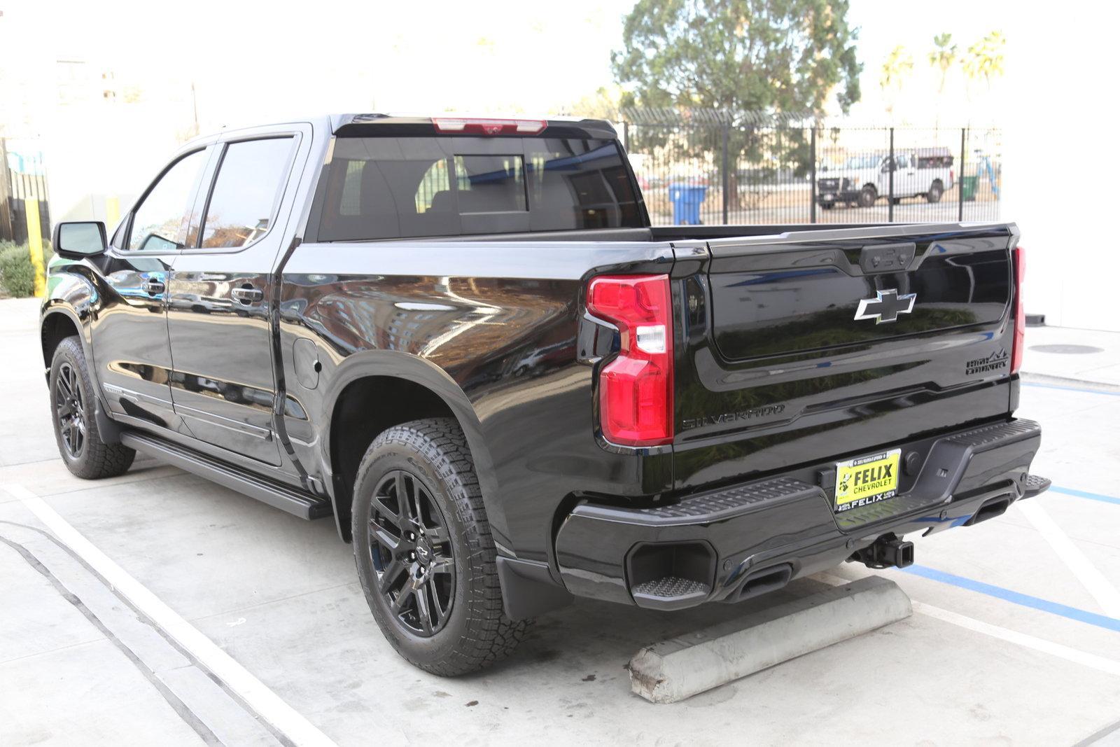 2025 Chevrolet Silverado 1500 Vehicle Photo in LOS ANGELES, CA 90007-3794