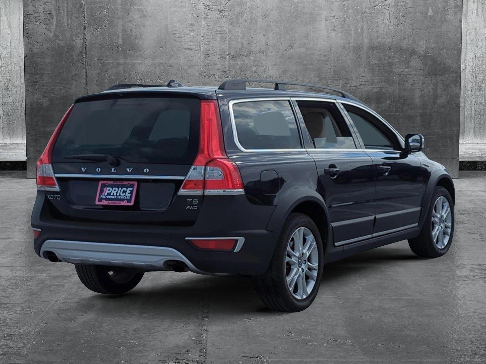 2016 Volvo XC70 Vehicle Photo in Ft. Myers, FL 33907