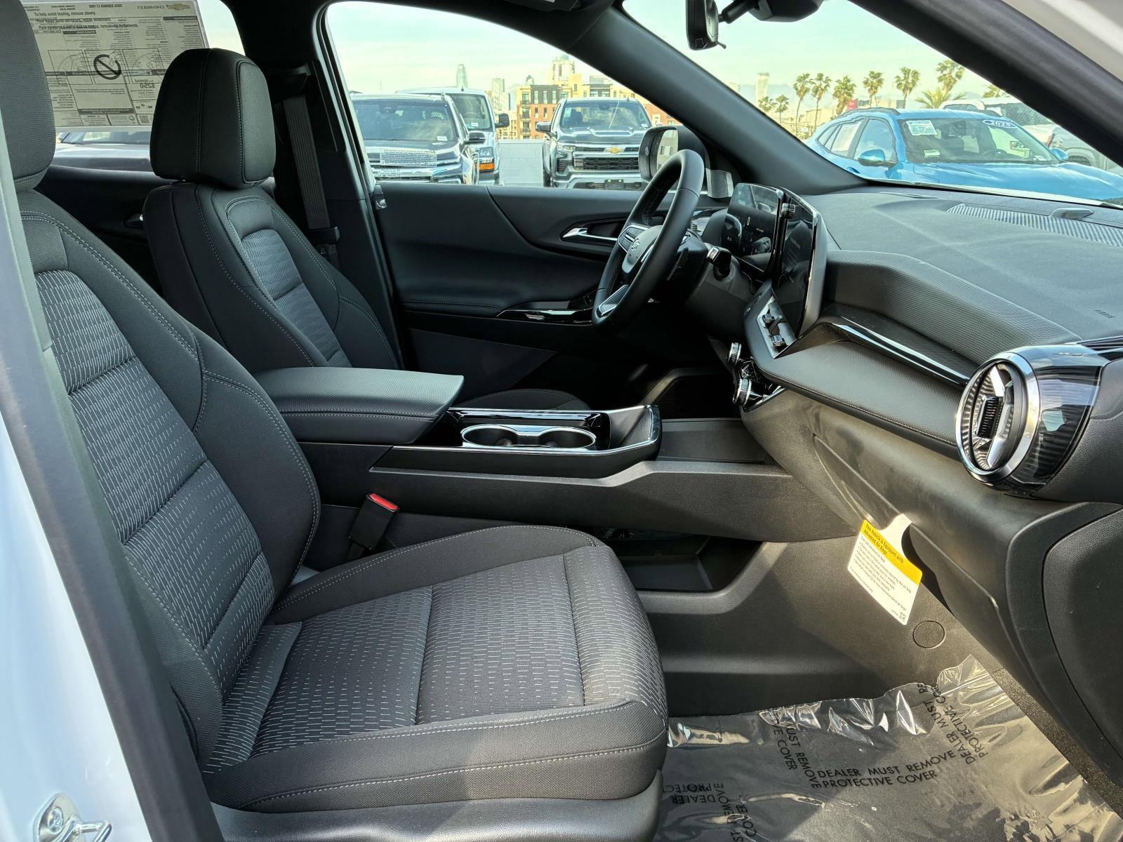 2025 Chevrolet Equinox Vehicle Photo in LOS ANGELES, CA 90007-3794