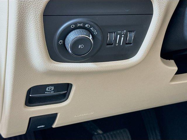 2022 Jeep Grand Cherokee L Vehicle Photo in Doylsetown, PA 18901