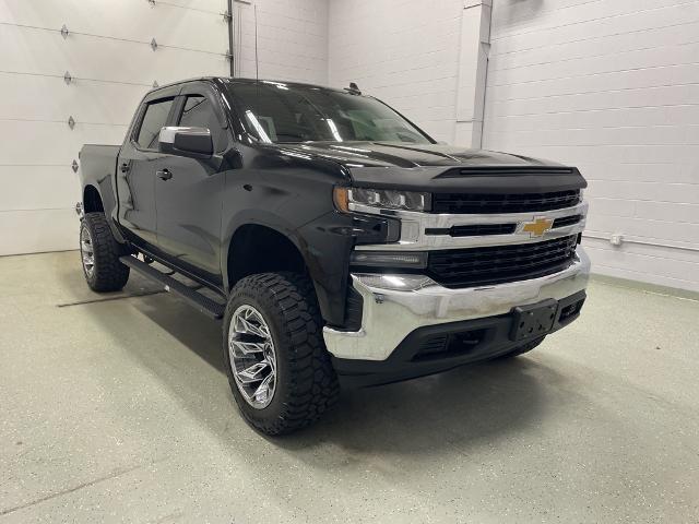 Used 2020 Chevrolet Silverado 1500 LT with VIN 3GCUYDED1LG372914 for sale in Rogers, Minnesota