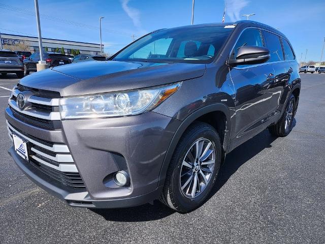 2017 Toyota Highlander Vehicle Photo in GREEN BAY, WI 54304-5303