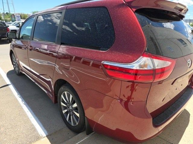 2018 Toyota Sienna Vehicle Photo in ENGLEWOOD, CO 80113-6708