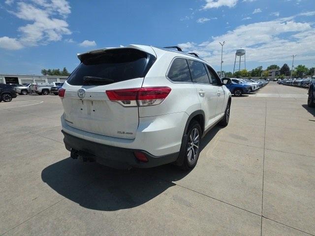 2019 Toyota Highlander Vehicle Photo in ENGLEWOOD, CO 80113-6708