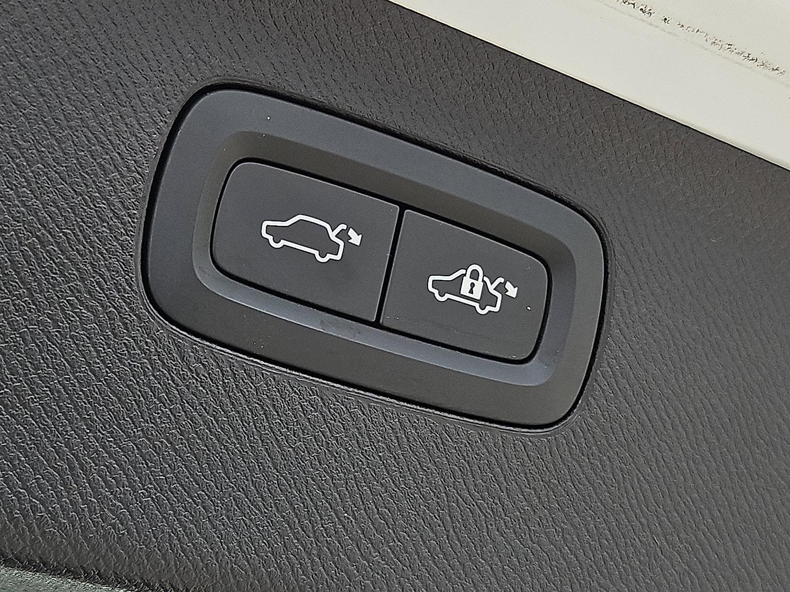 2018 Volvo XC90 Vehicle Photo in Trevose, PA 19053
