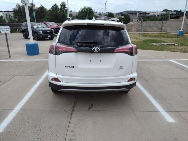 2018 Toyota RAV4 Vehicle Photo in ENGLEWOOD, CO 80113-6708