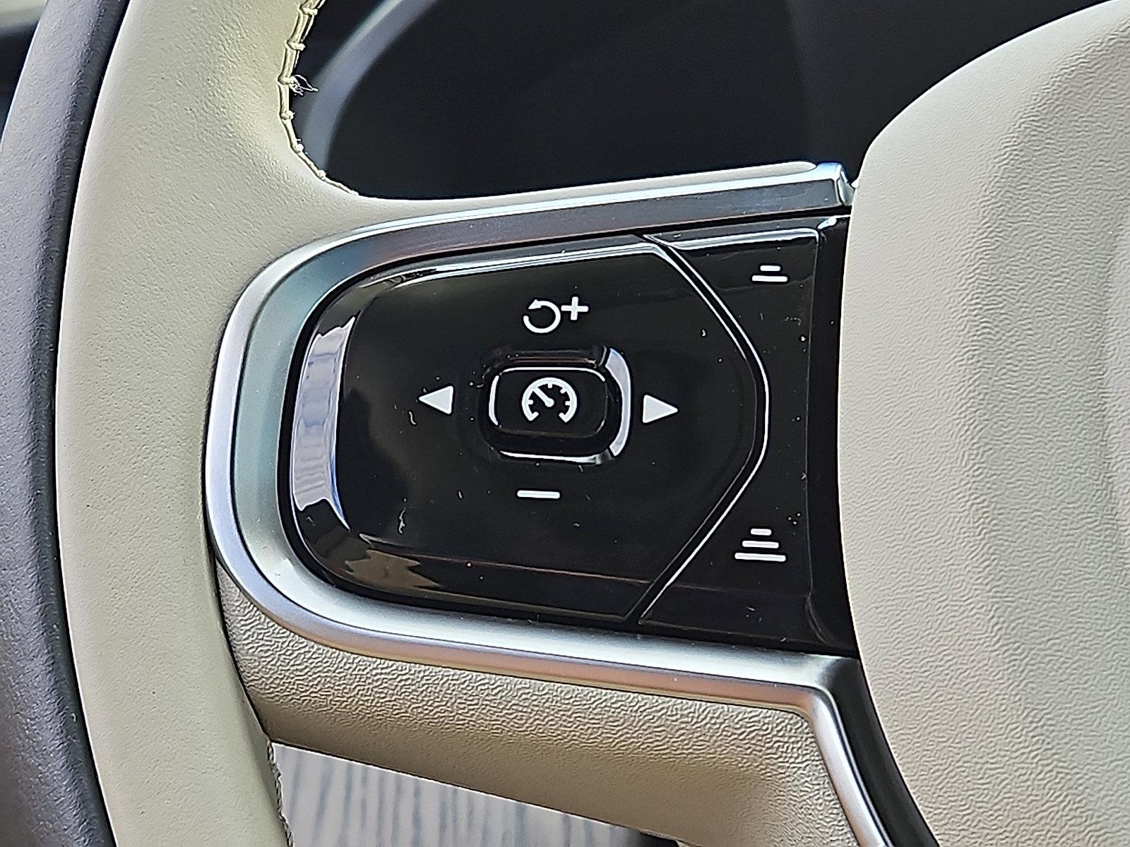 2024 Volvo XC90 Vehicle Photo in Trevose, PA 19053