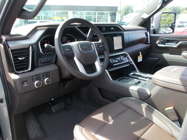 2025 GMC Sierra 2500 HD Vehicle Photo in LOWELL, MA 01852-4336