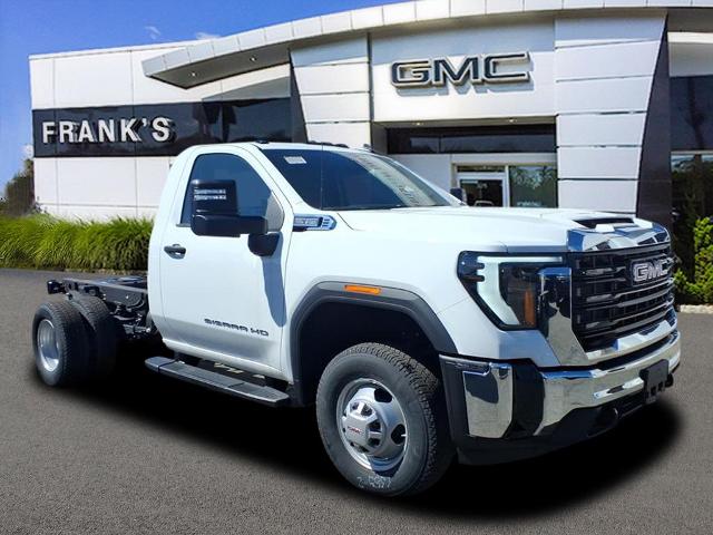 2024 GMC Sierra 3500HD Chassis Pro Regular Cab 4WD