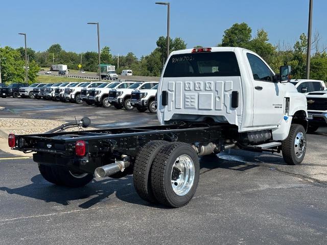 2024 Chevrolet Silverado 5500 HD Vehicle Photo in COLUMBIA, MO 65203-3903