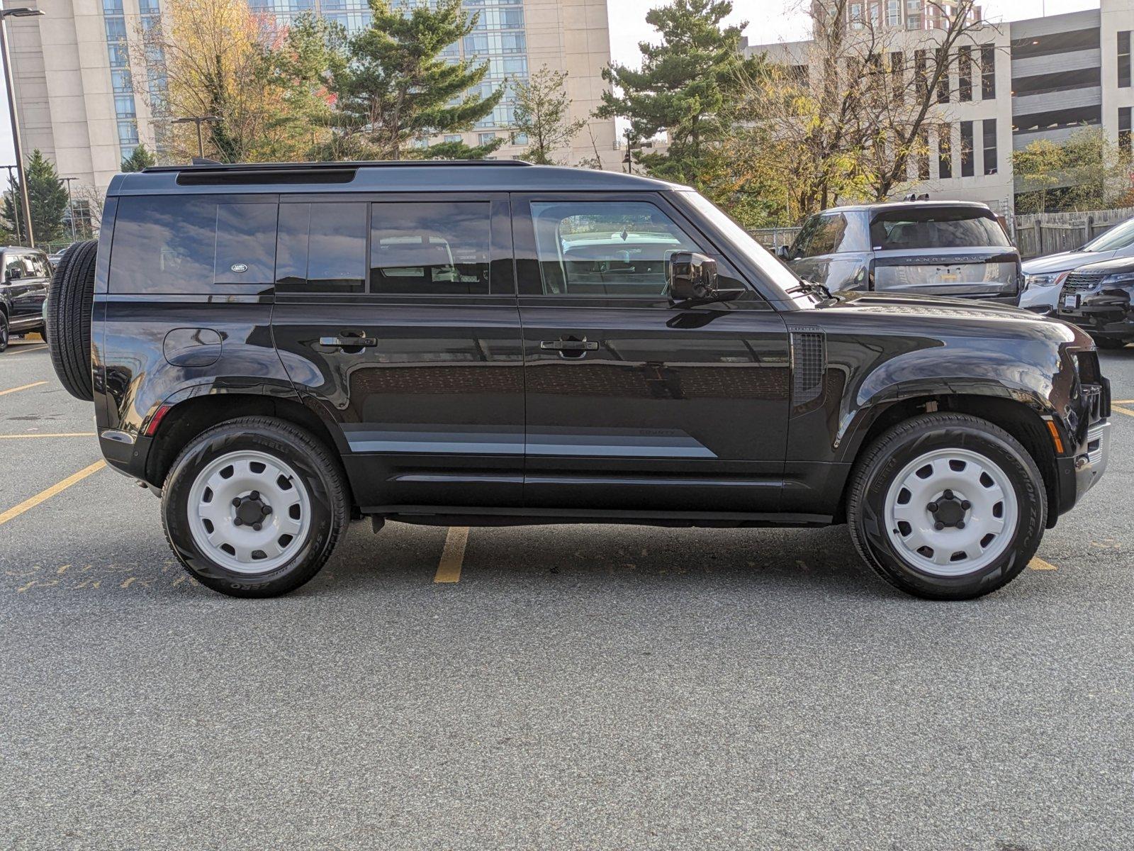 2024 Land Rover Defender Vehicle Photo in Bethesda, MD 20852