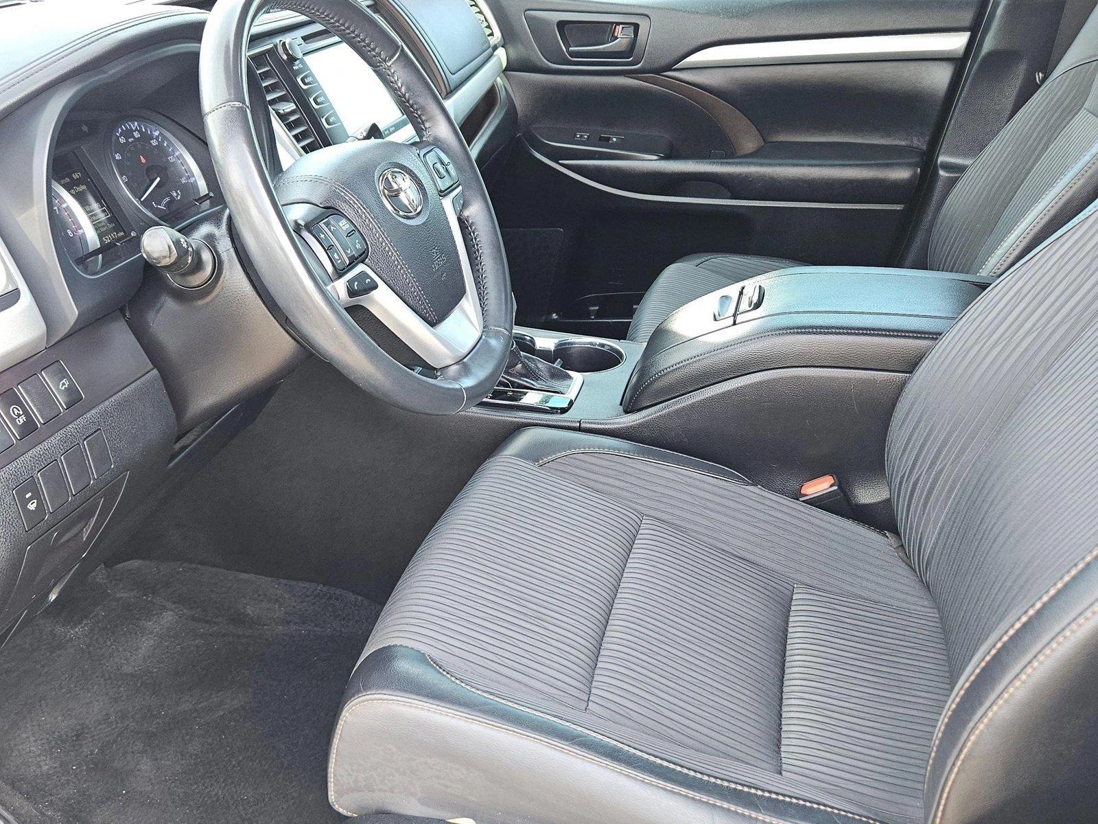 2019 Toyota Highlander Vehicle Photo in PEORIA, AZ 85382-3715