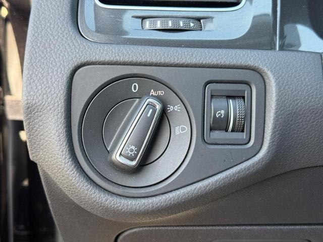 2019 Volkswagen Golf SportWagen Vehicle Photo in COLUMBIA, MO 65203-3903