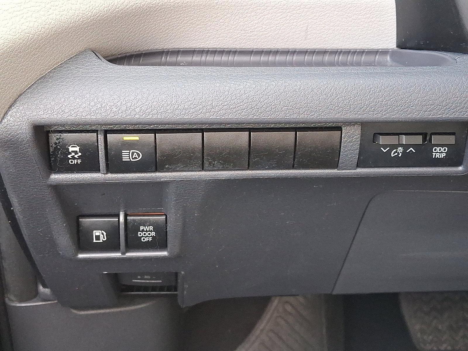 2023 Toyota Sienna Vehicle Photo in Trevose, PA 19053