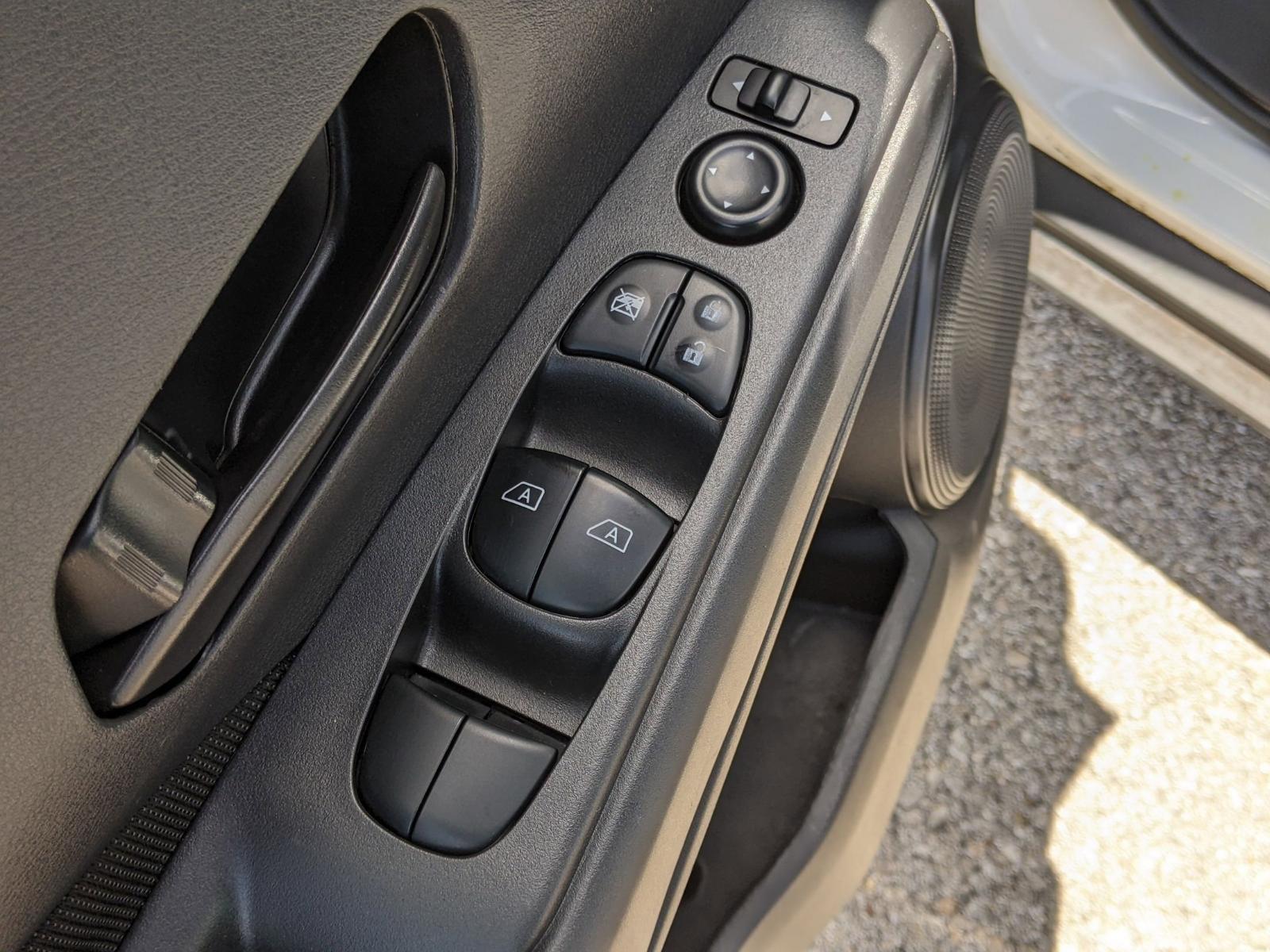 2022 Nissan Kicks Vehicle Photo in Seguin, TX 78155