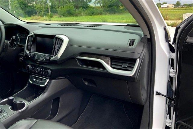 2024 GMC Terrain Vehicle Photo in TOPEKA, KS 66609-0000