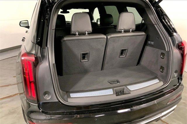 2025 Cadillac XT6 Vehicle Photo in KANSAS CITY, MO 64114-4502