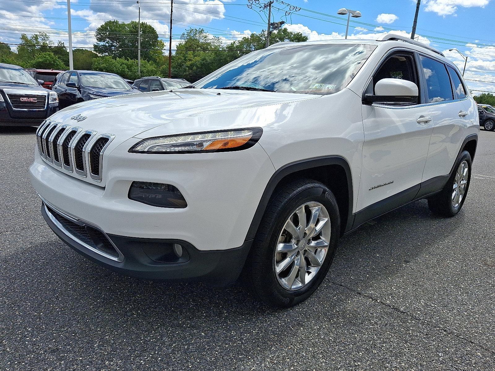2017 Jeep Cherokee Vehicle Photo in BETHLEHEM, PA 18017-9401