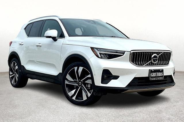 2025 Volvo XC40 Vehicle Photo in Houston, TX 77007