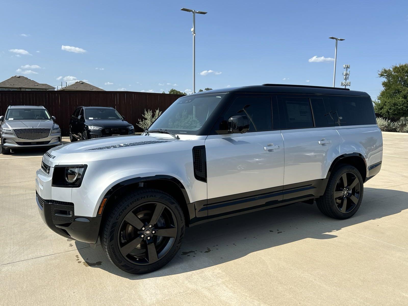 2024 Defender Vehicle Photo in AUSTIN, TX 78717