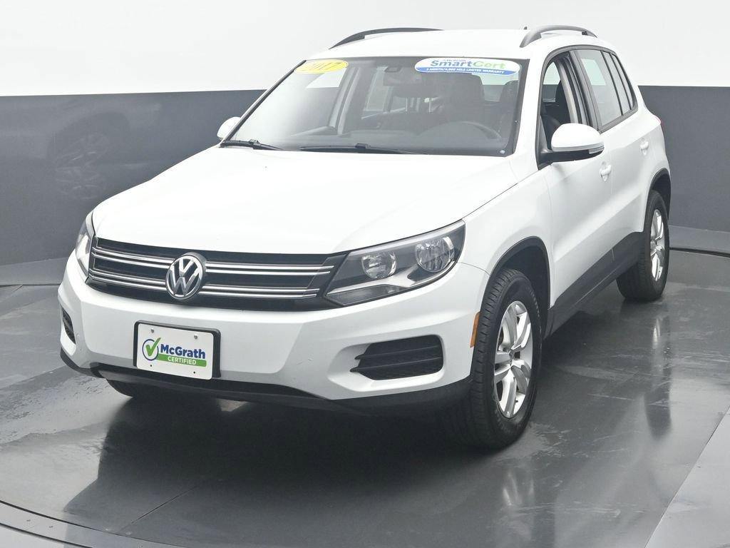 2017 Volkswagen Tiguan Vehicle Photo in Marion, IA 52302