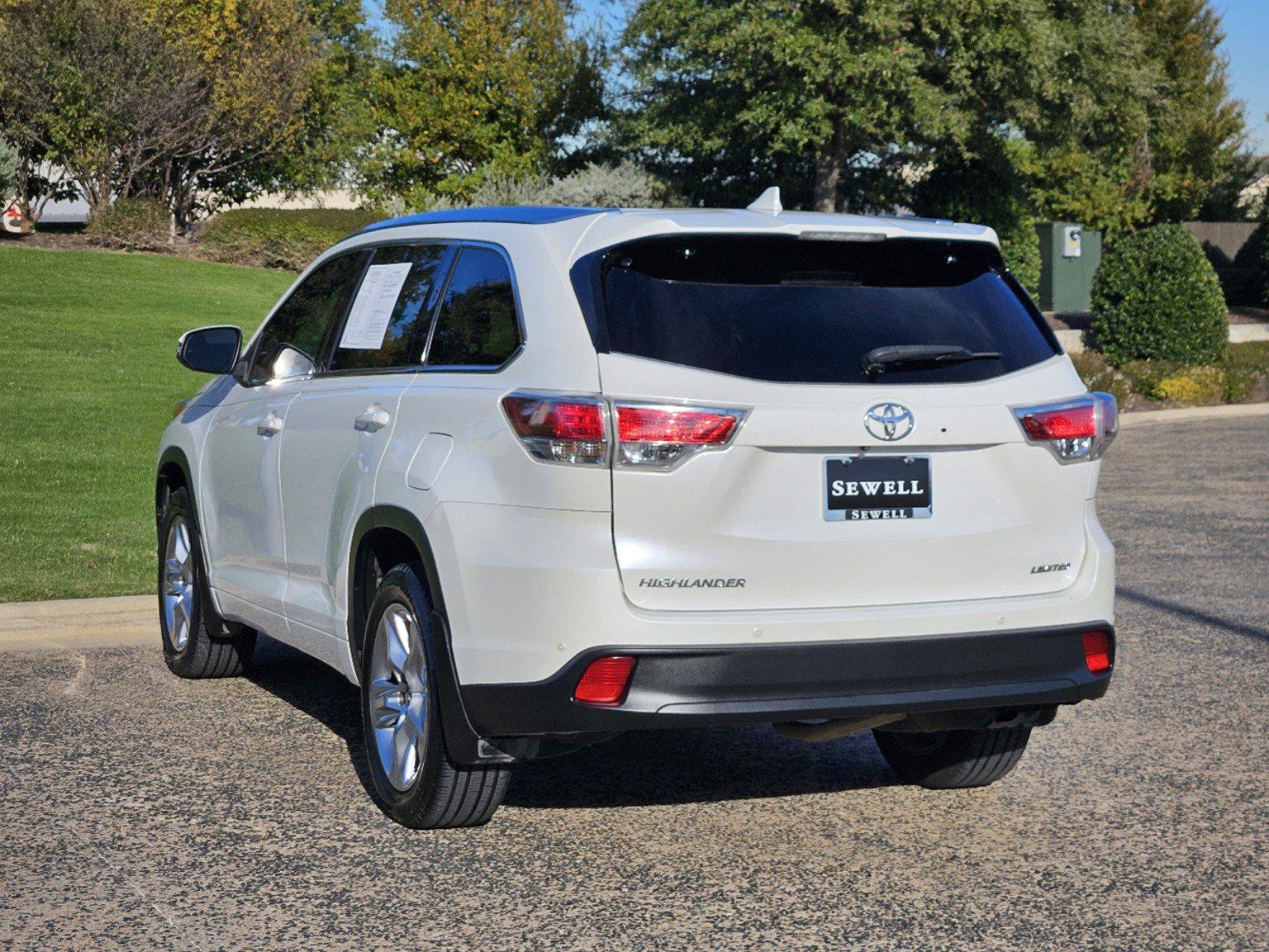 2016 Toyota Highlander Vehicle Photo in FORT WORTH, TX 76132