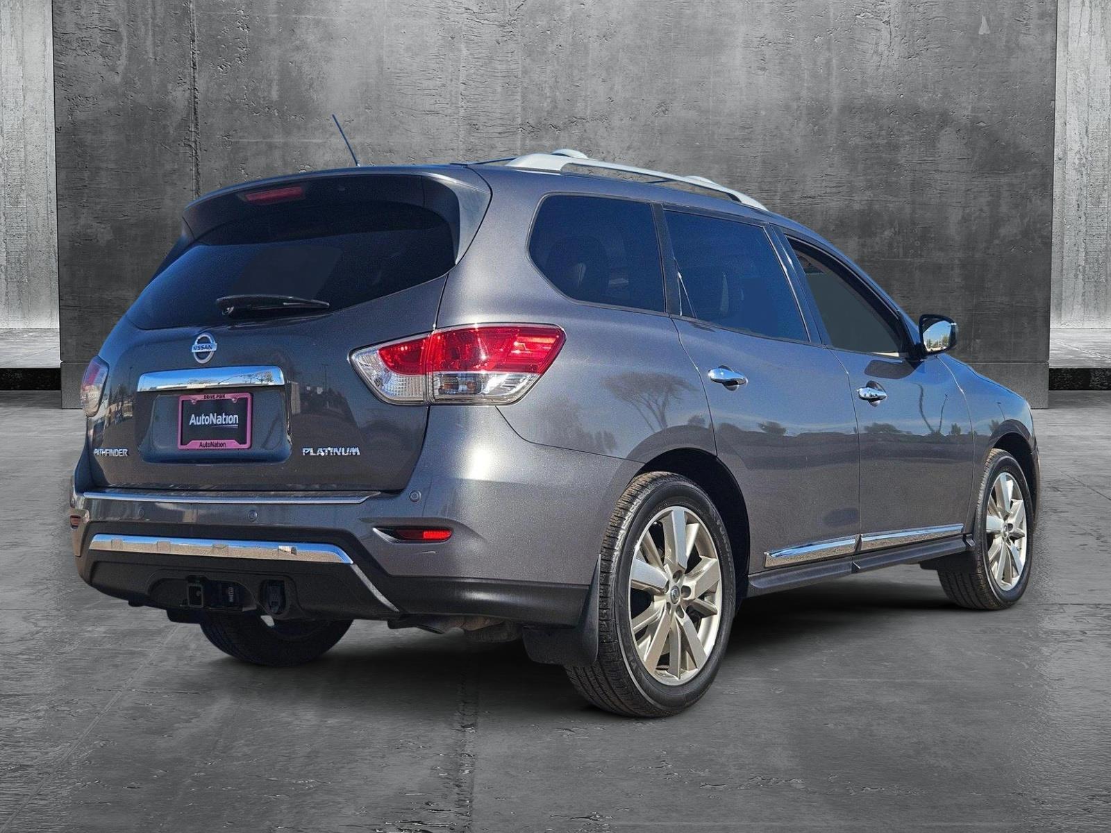 2015 Nissan Pathfinder Vehicle Photo in PEORIA, AZ 85382-3715