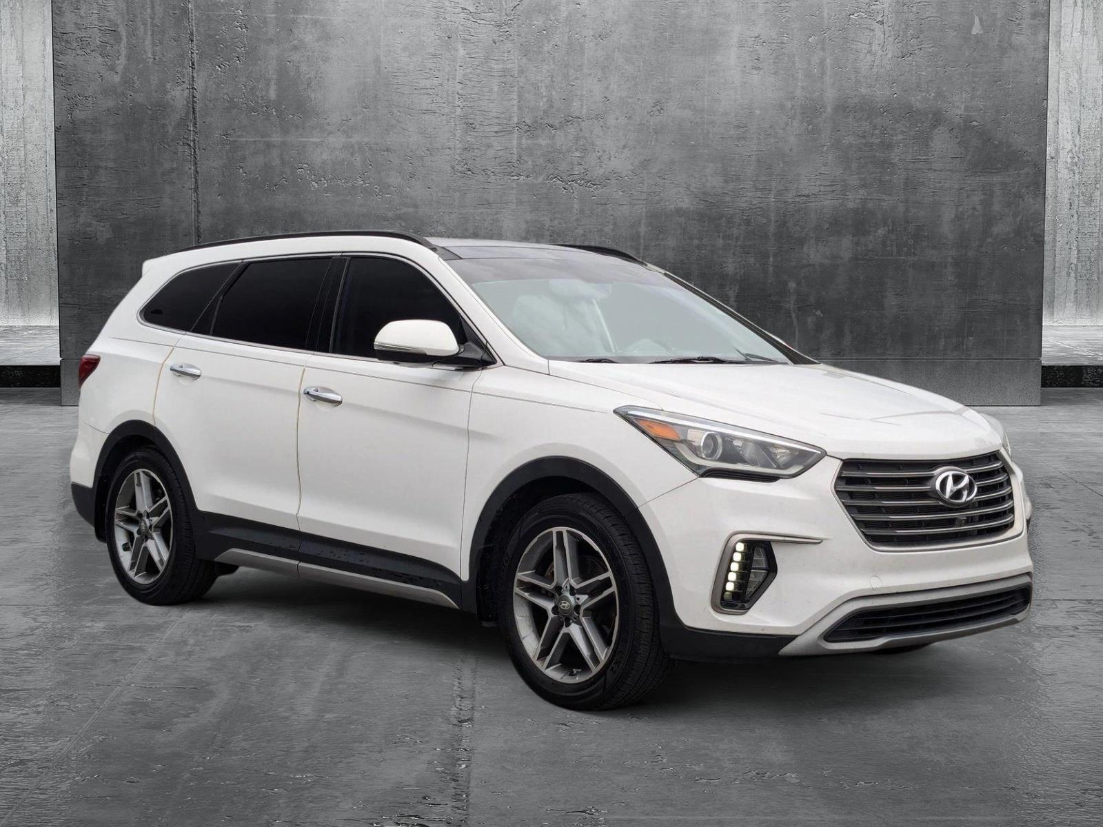 2017 Hyundai SANTA FE Vehicle Photo in St. Petersburg, FL 33713