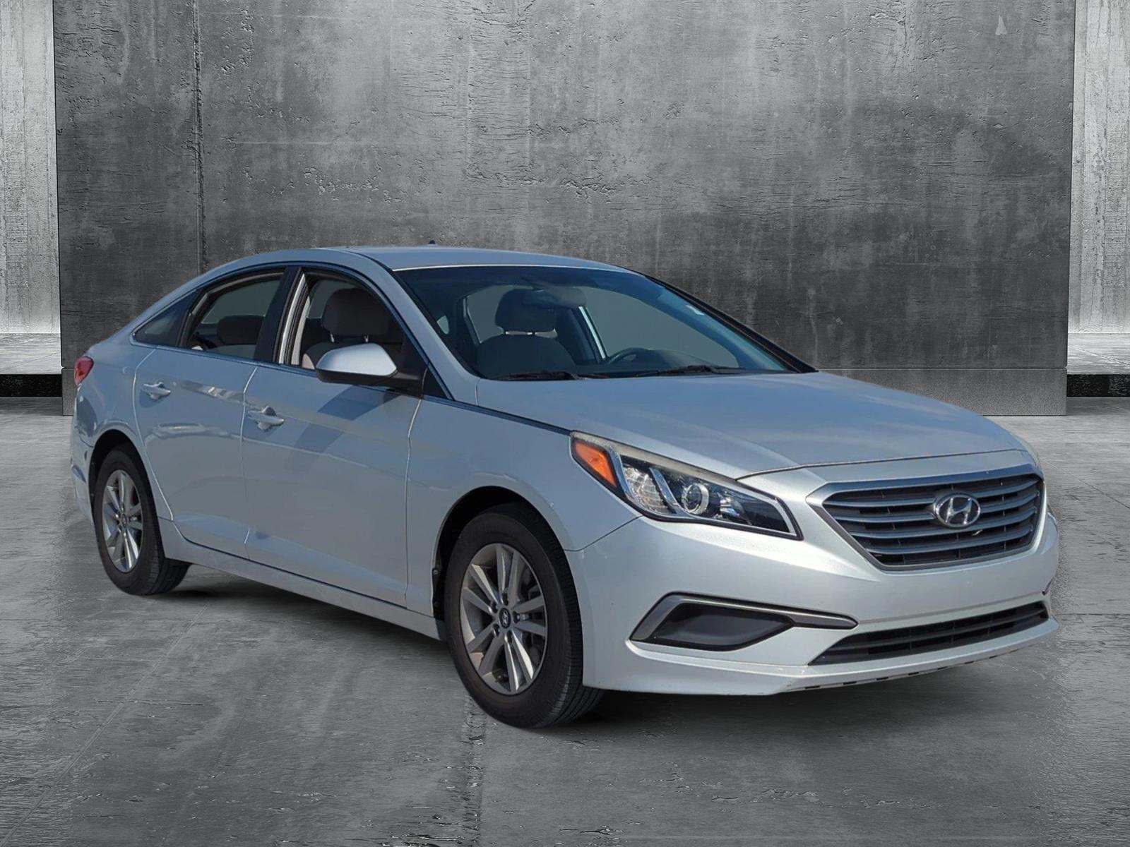 2016 Hyundai SONATA Vehicle Photo in Ft. Myers, FL 33907