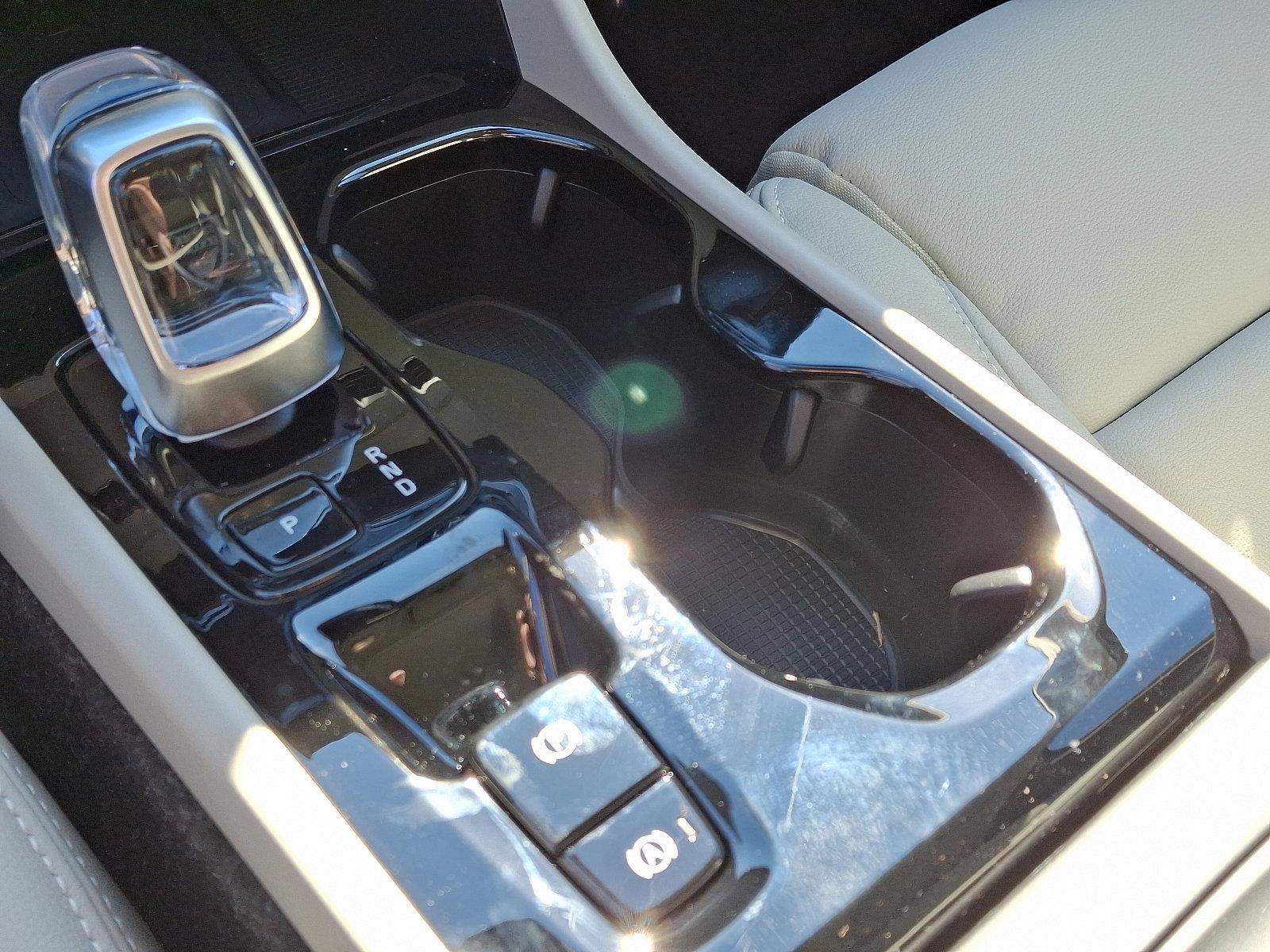 2025 Volvo XC40 Vehicle Photo in Trevose, PA 19053