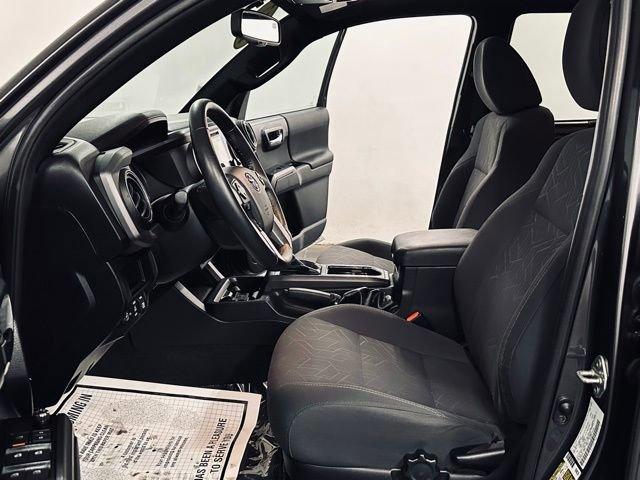 2017 Toyota Tacoma Vehicle Photo in MEDINA, OH 44256-9631