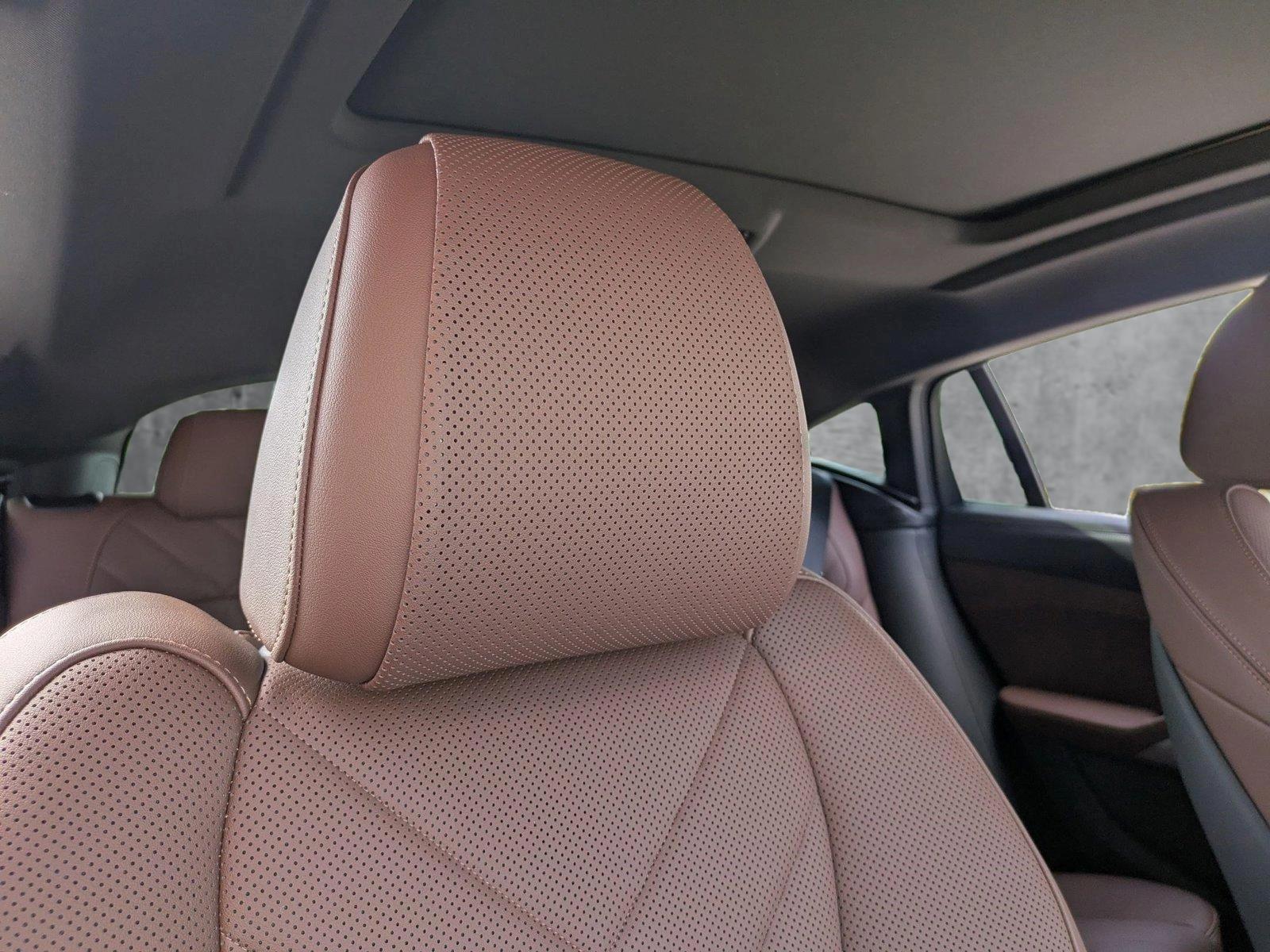2024 BMW X6 xDrive40i Vehicle Photo in Sarasota, FL 34231