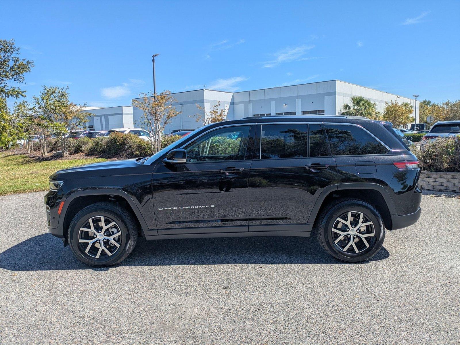 2024 Jeep Grand Cherokee Vehicle Photo in Sarasota, FL 34231