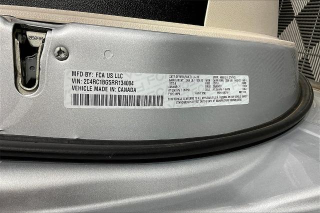 2024 Chrysler Pacifica Vehicle Photo in Tulsa, OK 74129