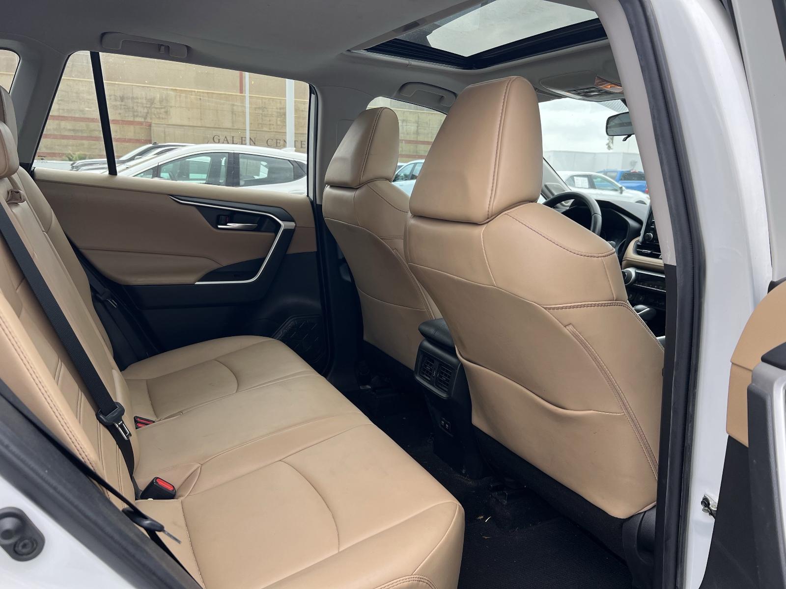 2021 Toyota RAV4 Vehicle Photo in LOS ANGELES, CA 90007-3794