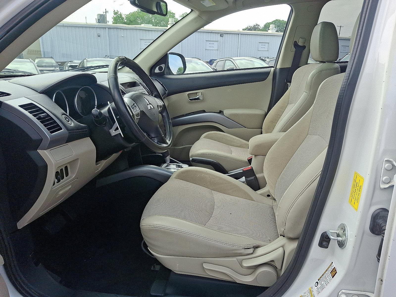 2013 Mitsubishi Outlander Vehicle Photo in Harrisburg, PA 17111